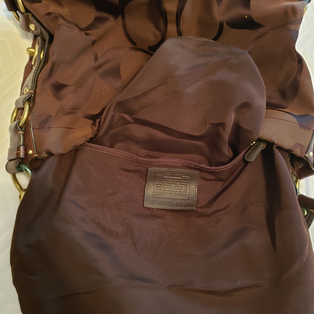Coach purse - Picture 2 of 4